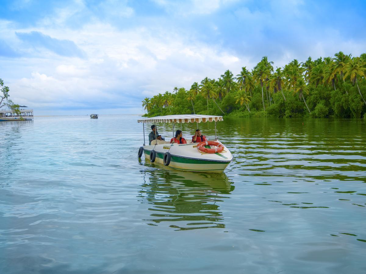 Isola Di Cocco Ayurvedic Beach Resort Poovar Exterior foto